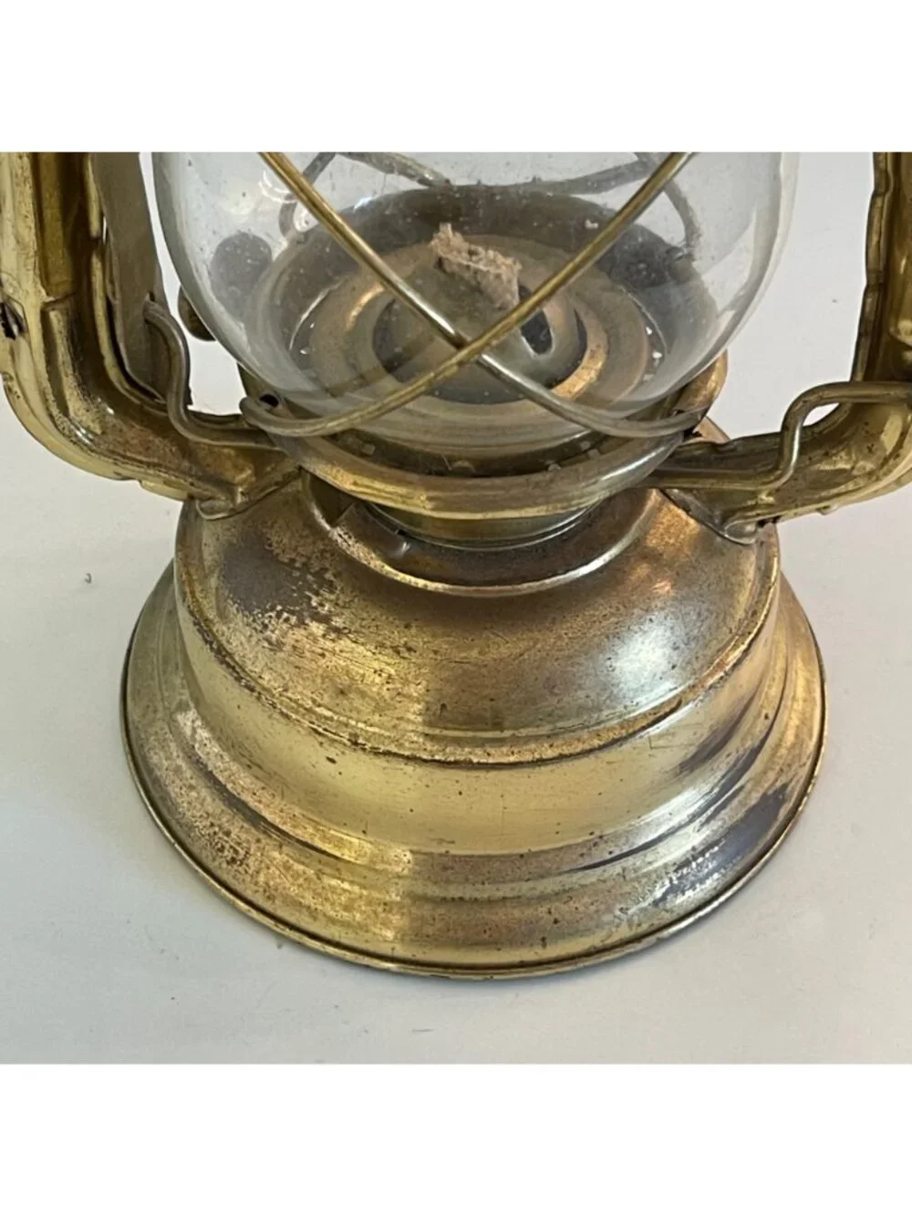Vintage Lacquered Brass Hurricane Lantern Made in India Clean Glass Globe 12.5